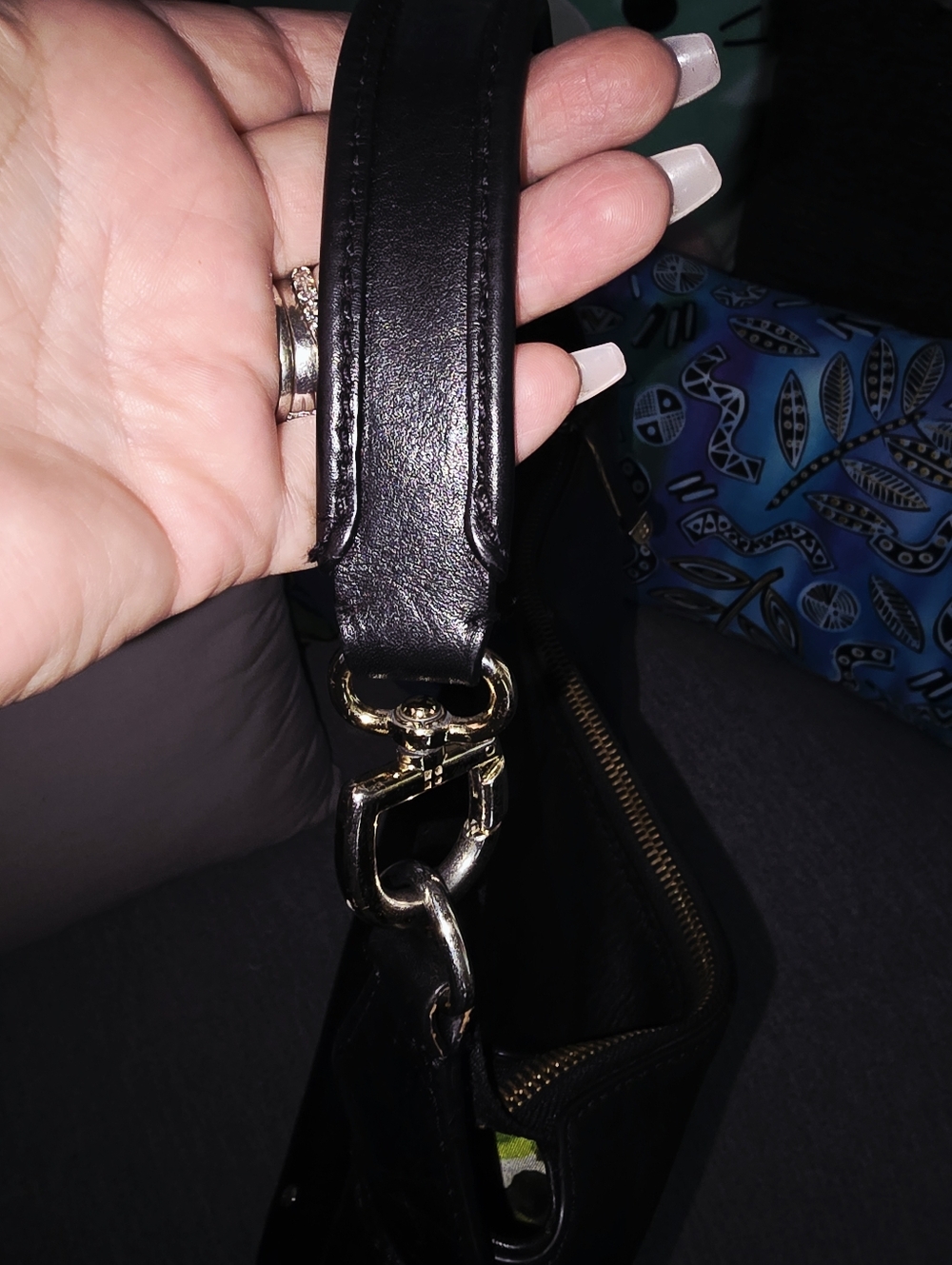 ♠️kate spade Black Leather Shoulder Bag with Multicolor Printed Scarf EUC - Picture 5 of 9